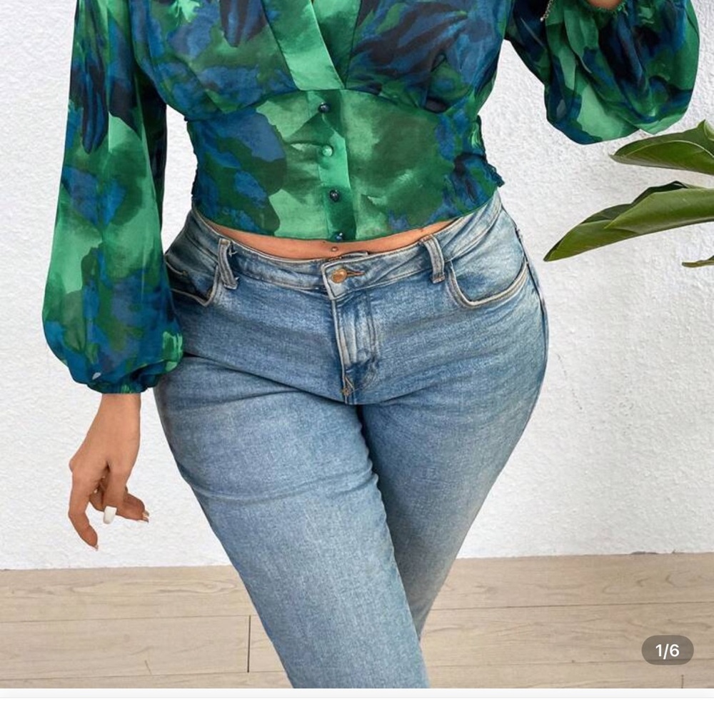 SHEIN Green and Blue Floral Blouse crop top